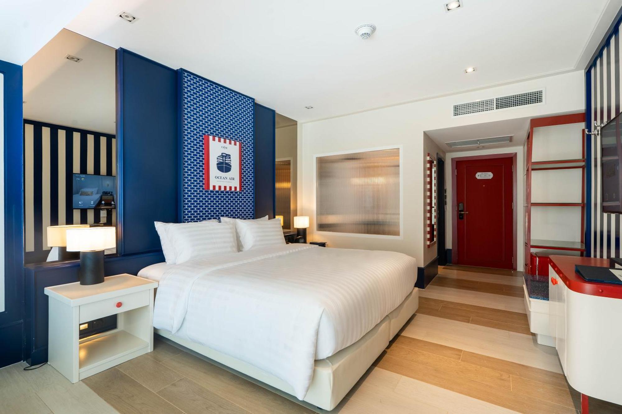 โรงแรม The Cruise