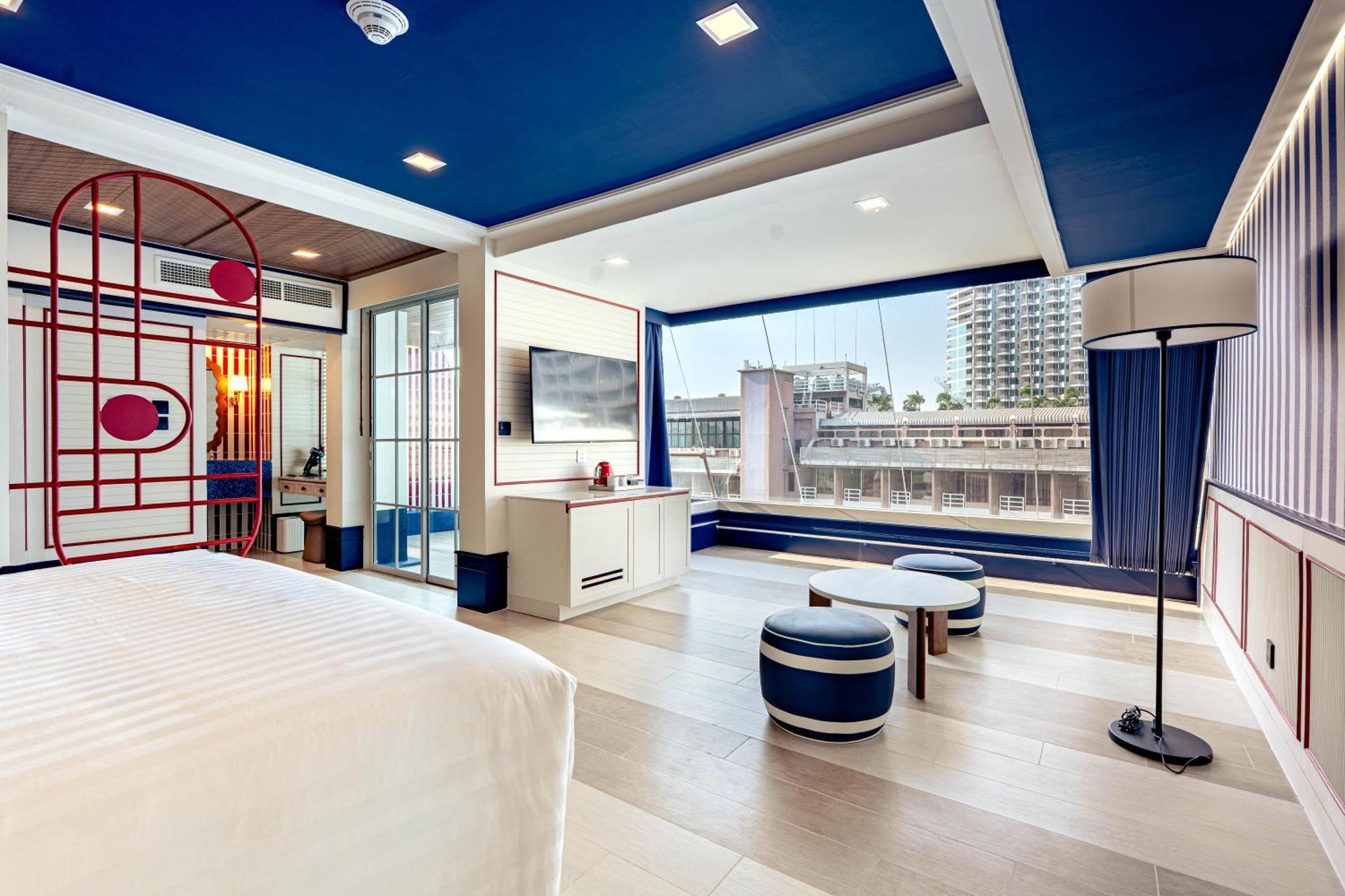 The Cruise โรงแรม