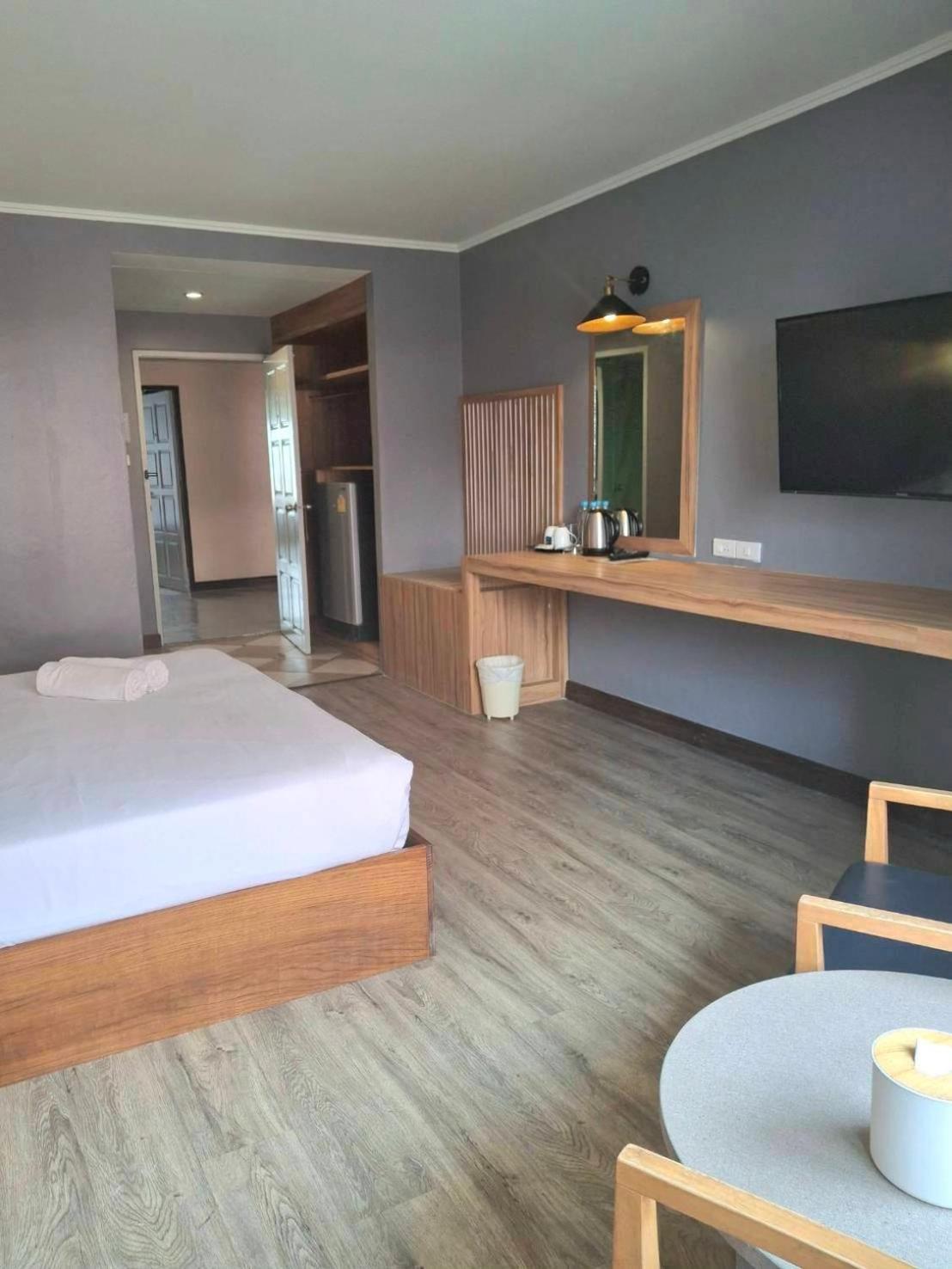 โรงแรม Marine Plaza