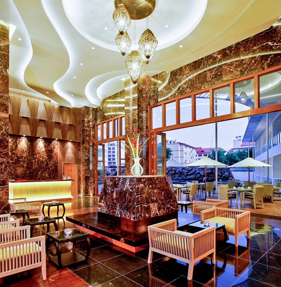 Hotel Centara Nova 4*