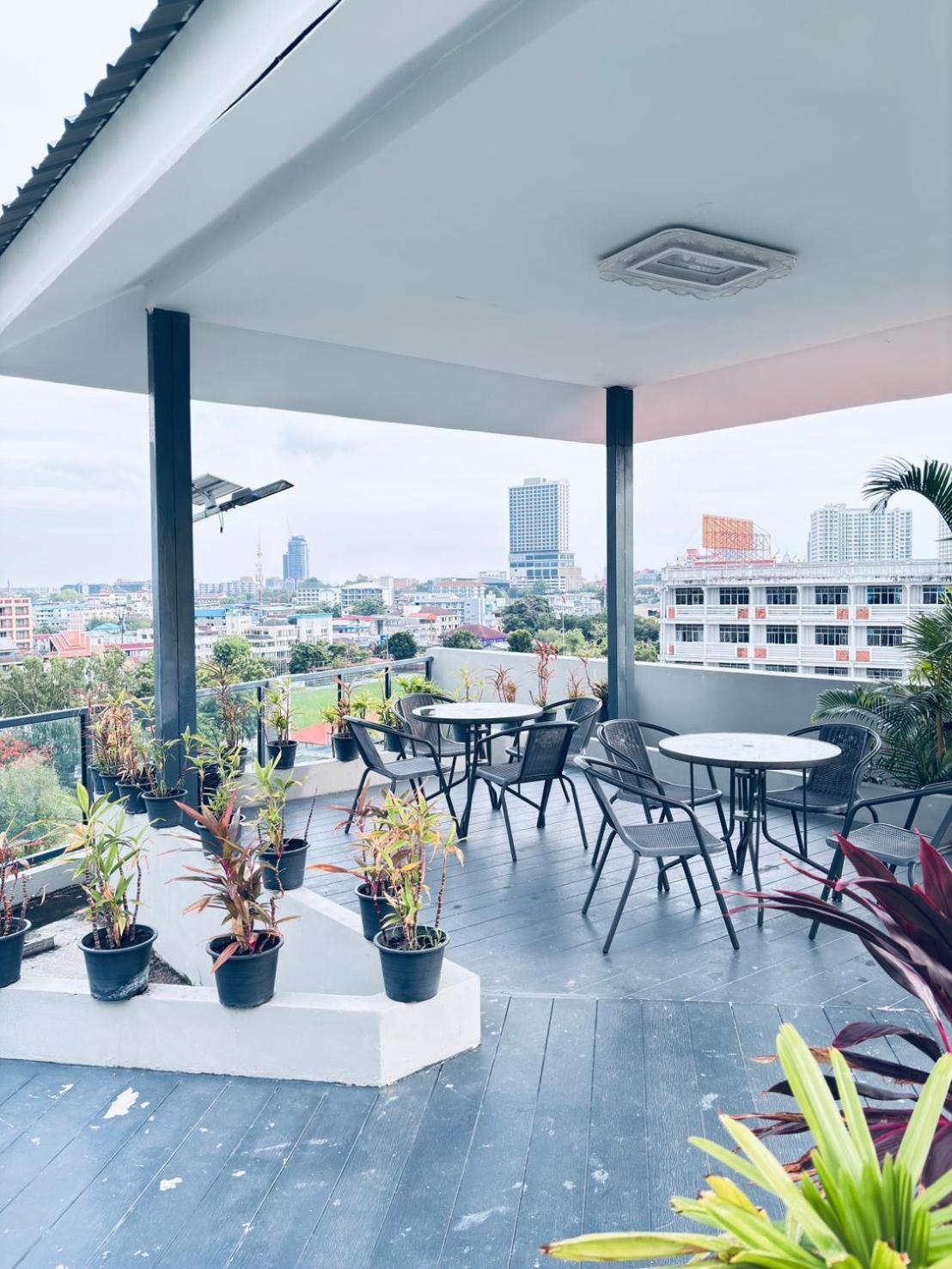 โรงแรม Dday Luxury By D-eco Wellness Centre 4*