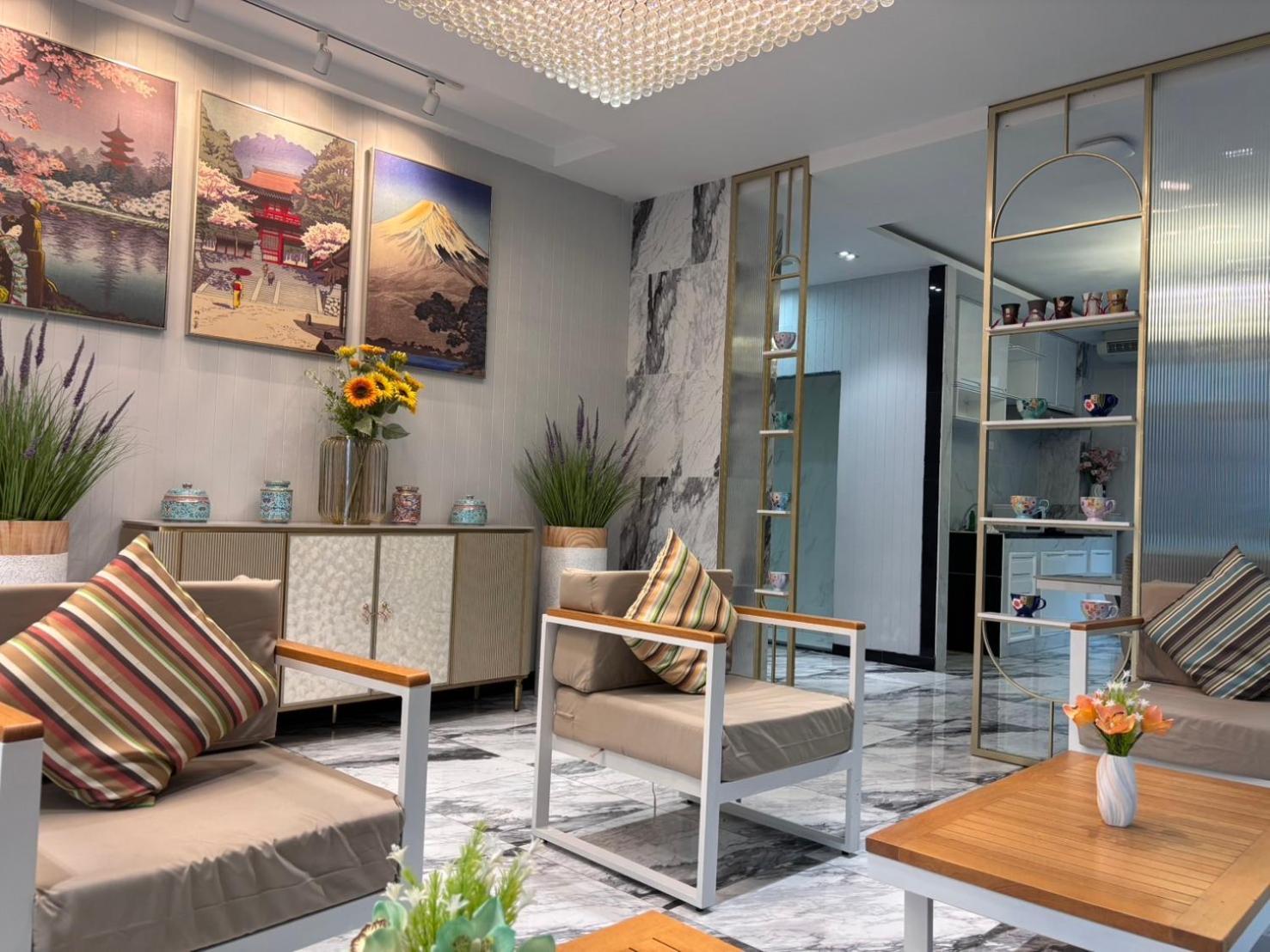 Dday Luxury By D-eco Wellness Centre โรงแรม Pattaya