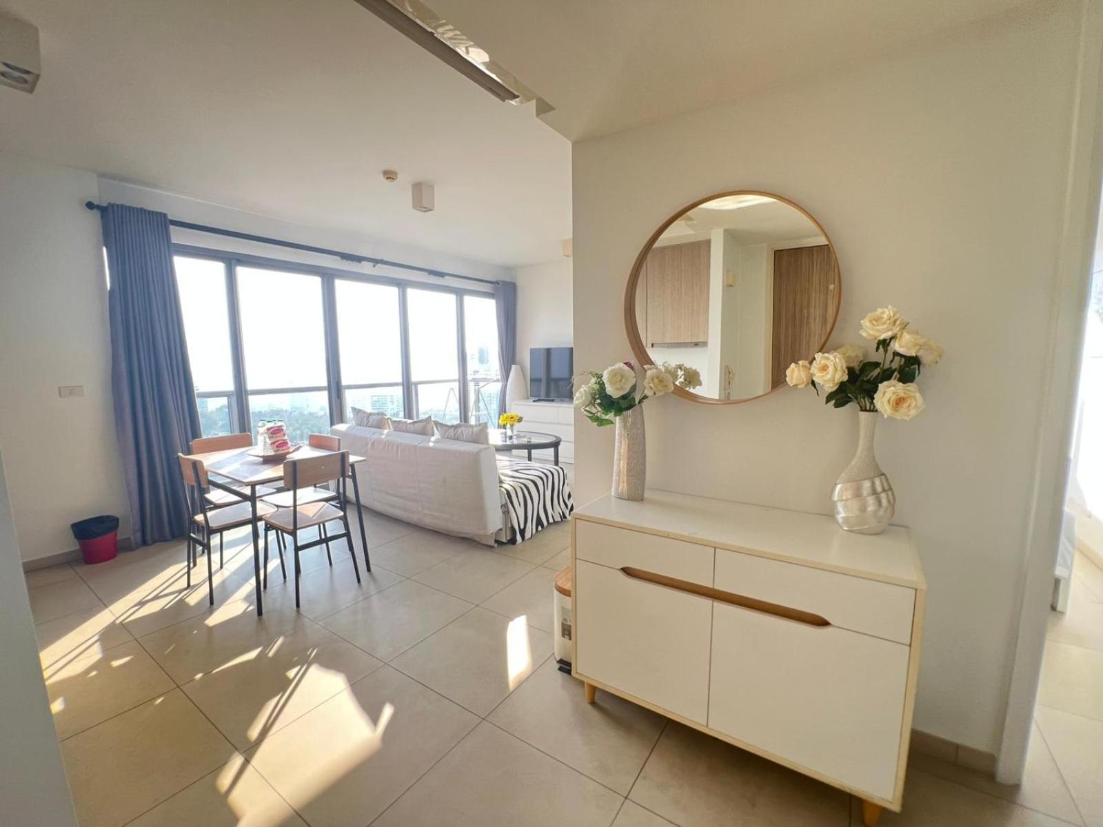 อพาร์ทเม้น 2 Bed High Floor Sea View - In Pattaya