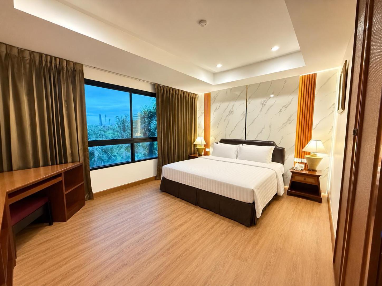 โรงแรม Nova Park