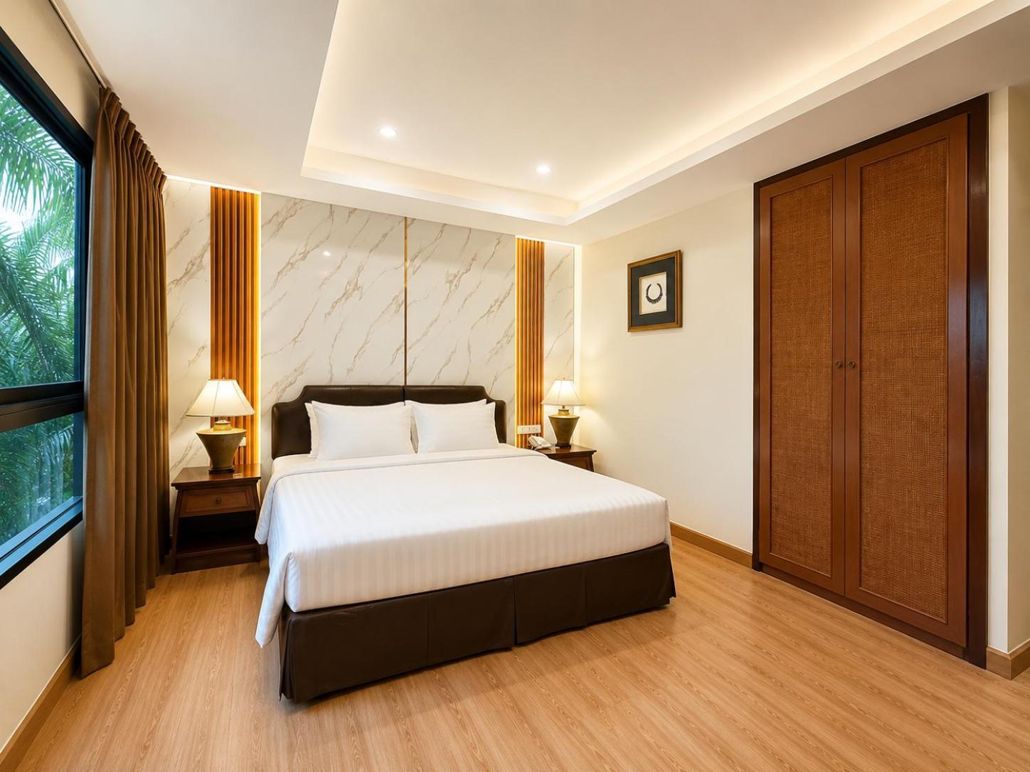 โรงแรม Nova Park