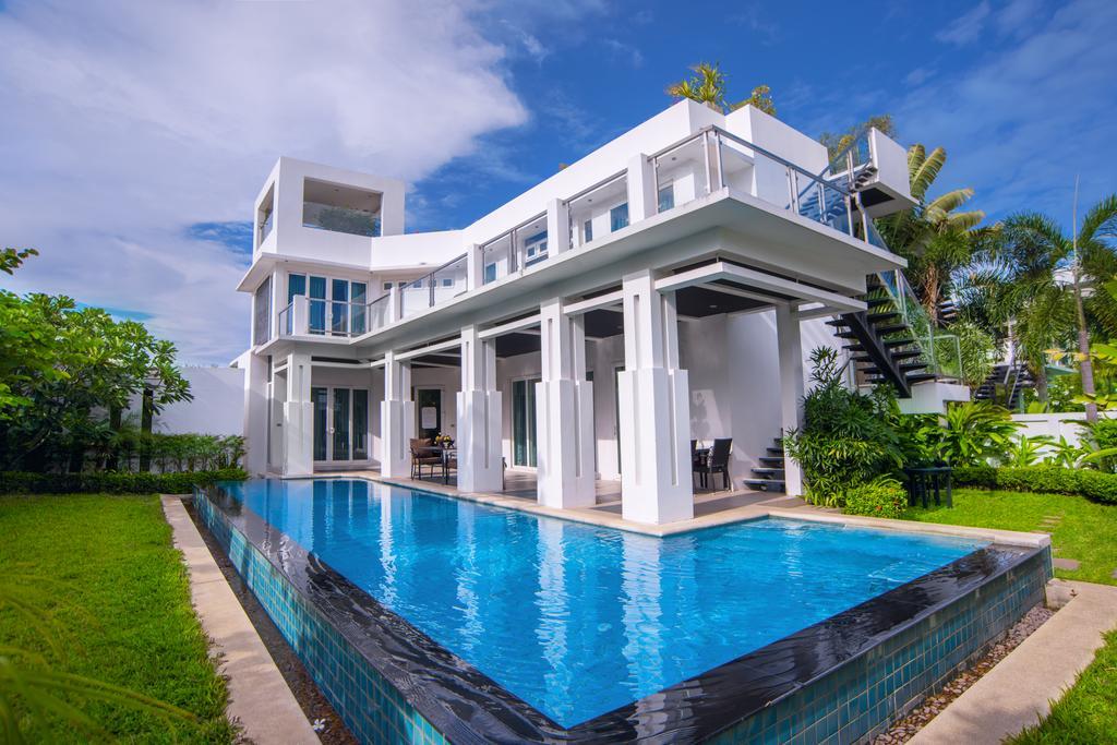 Hollywood Pool Jomtien Pattaya