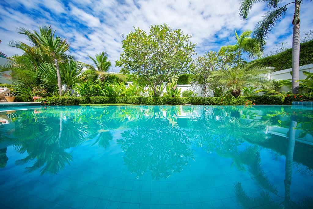 Hollywood Pool Jomtien * Pattaya