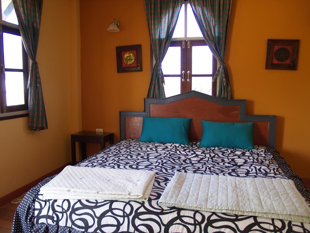 Cowboy Farm Hotel