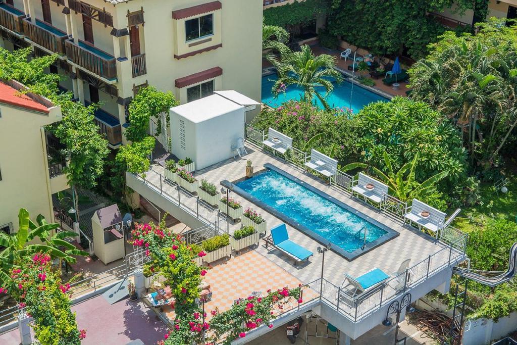 Hotel Sutus Court 1 3*