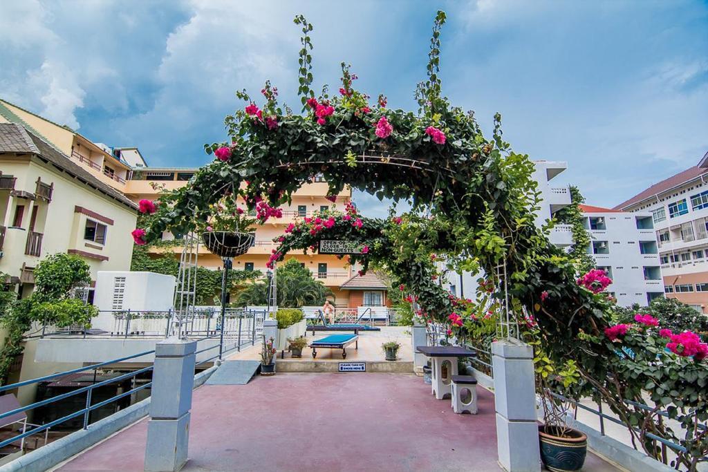 Sutus Court 1 Hotel 3*