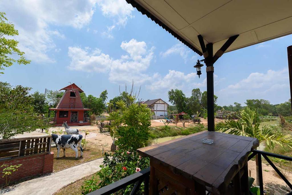Hotel Cowboy Farm Pattaya