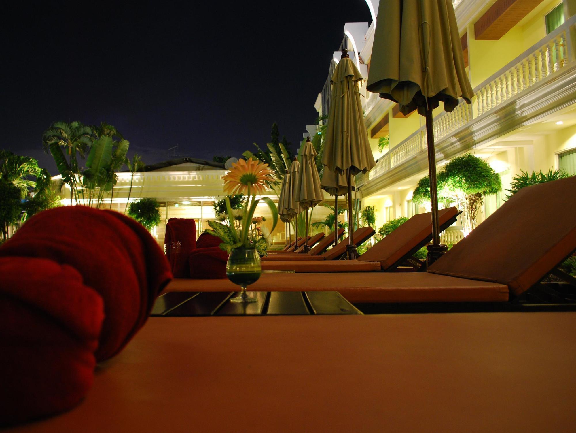 Windmill Hotel