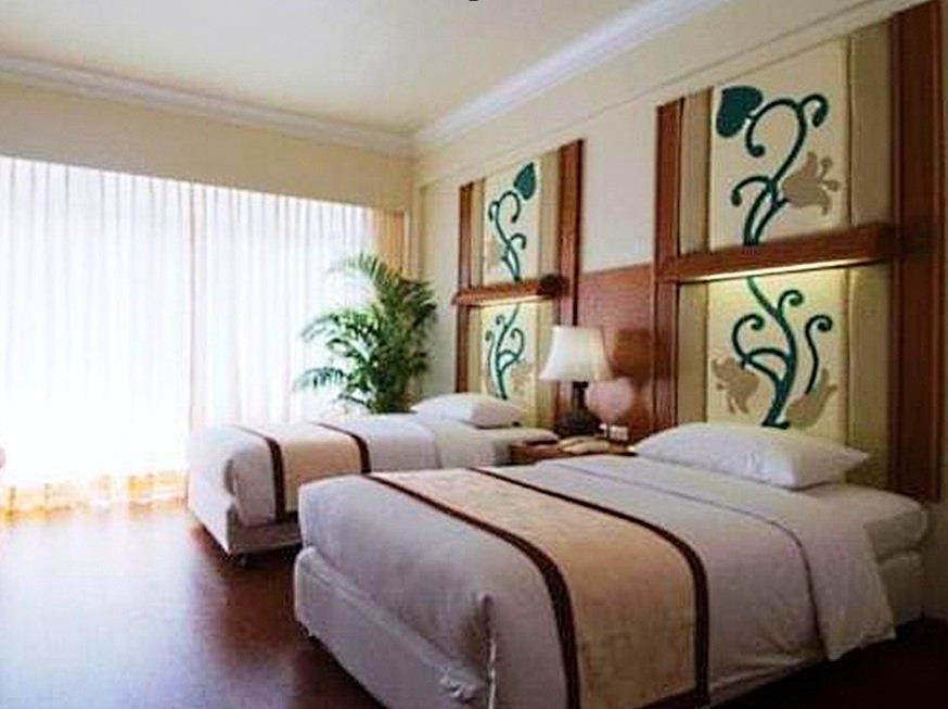 Golden Hotel