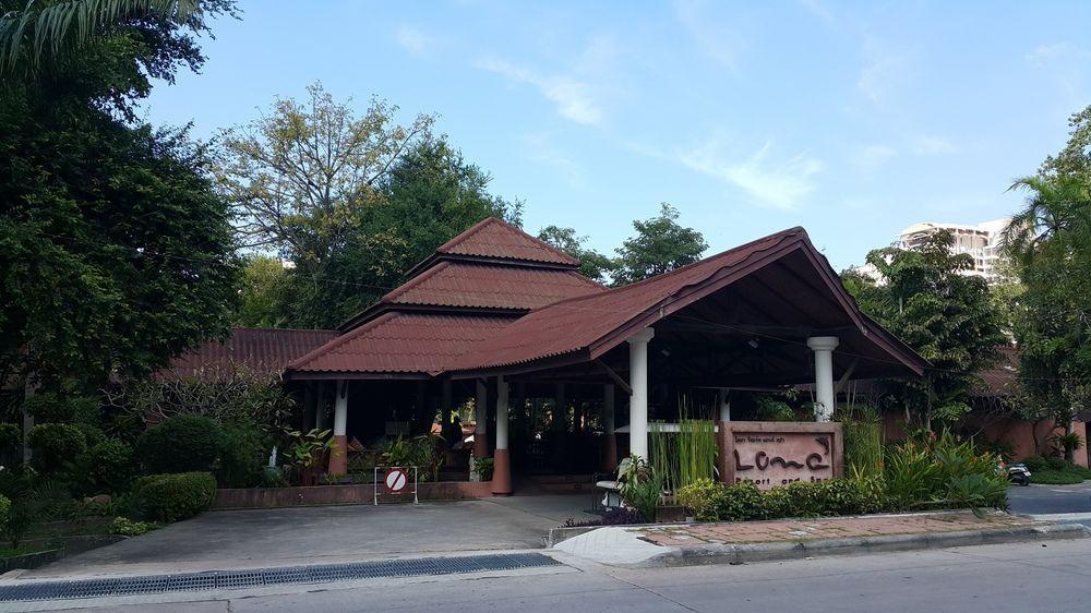 Loma & Resort