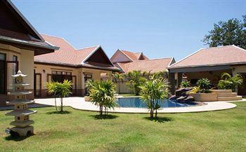 The Chase & Foxlea Villa *