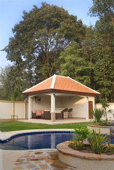 The Chase & Foxlea Villa *