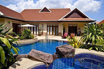The Chase & Foxlea Villa