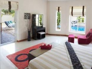 The Chase & Foxlea Villa *