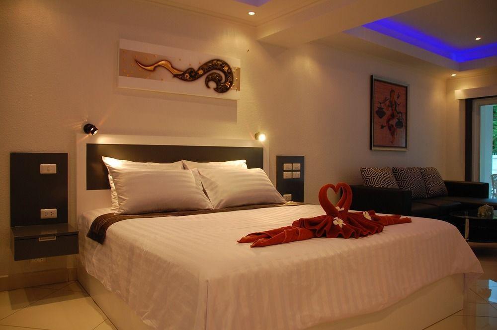 Sirikarn & Luxury 3*