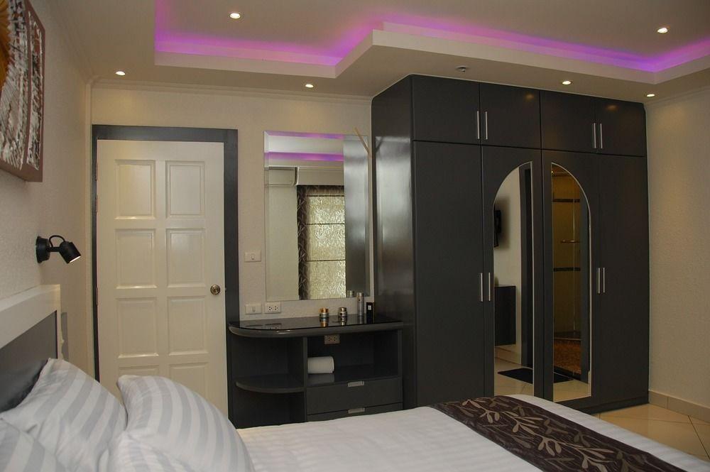 Sirikarn & Luxury Hotel 3*