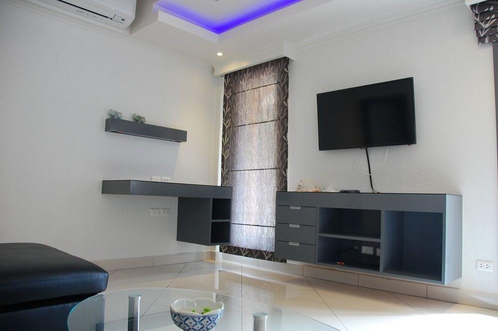 Sirikarn & Luxury 3*