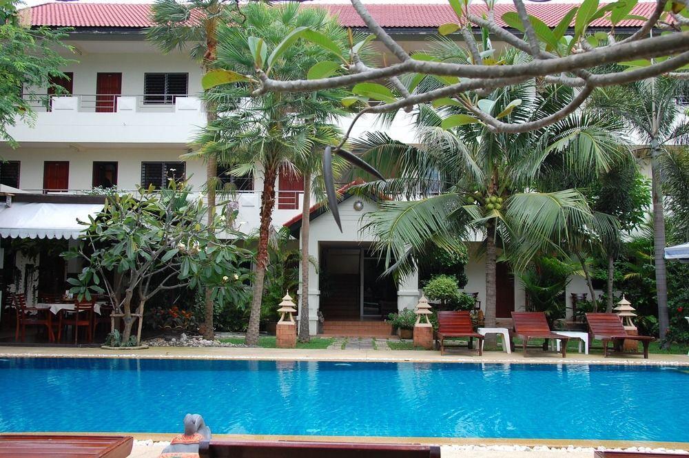 Sirikarn & Luxury Hotel 3*