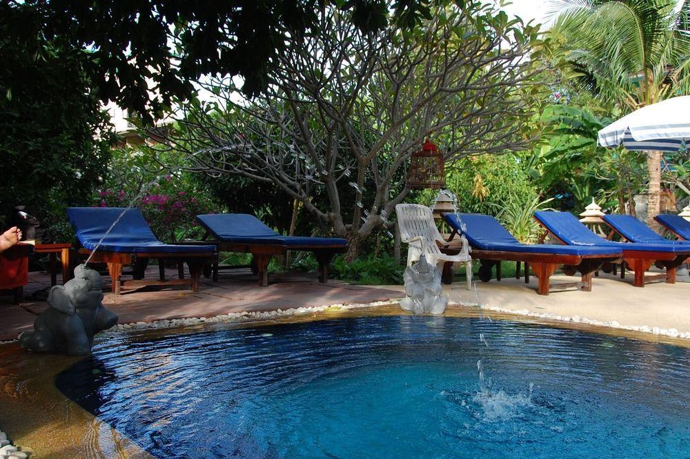 Sirikarn & Luxury 3*