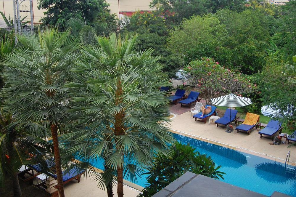 Sirikarn & Luxury Hotel