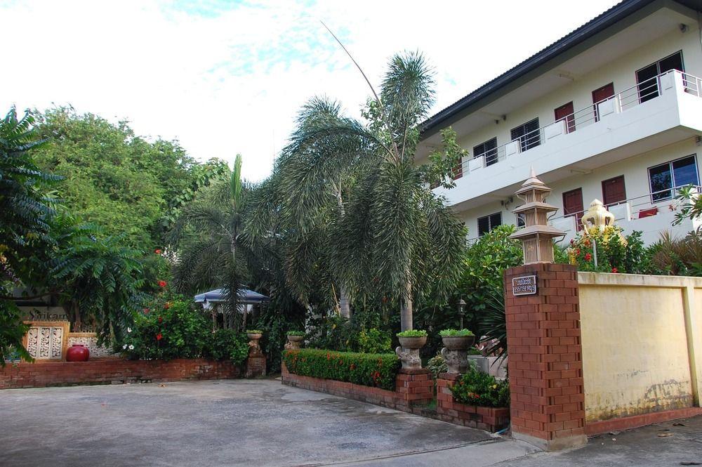 Sirikarn & Luxury 3* Pattaya