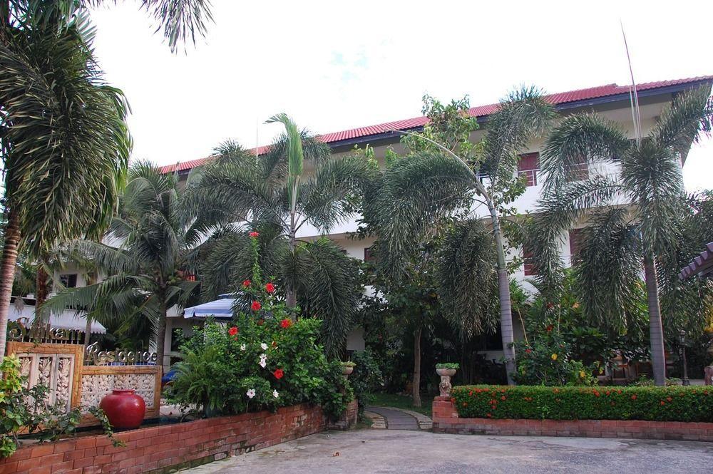 Sirikarn & Luxury Hotel 3*