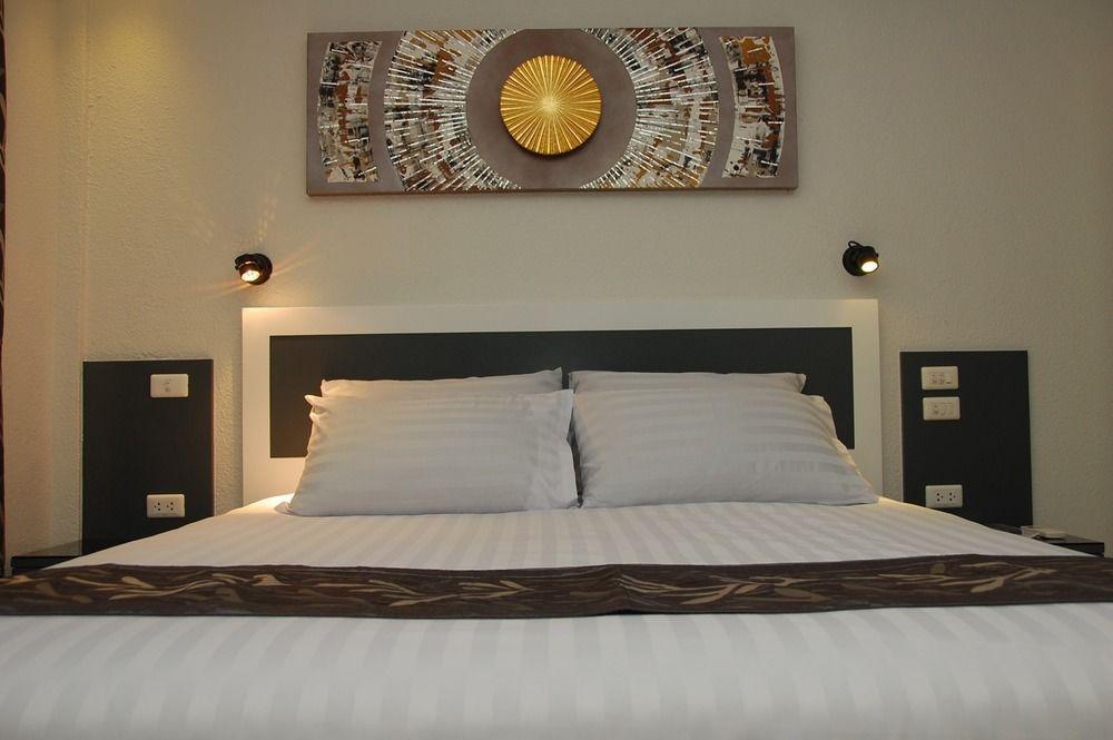 Sirikarn & Luxury Hotel 3*