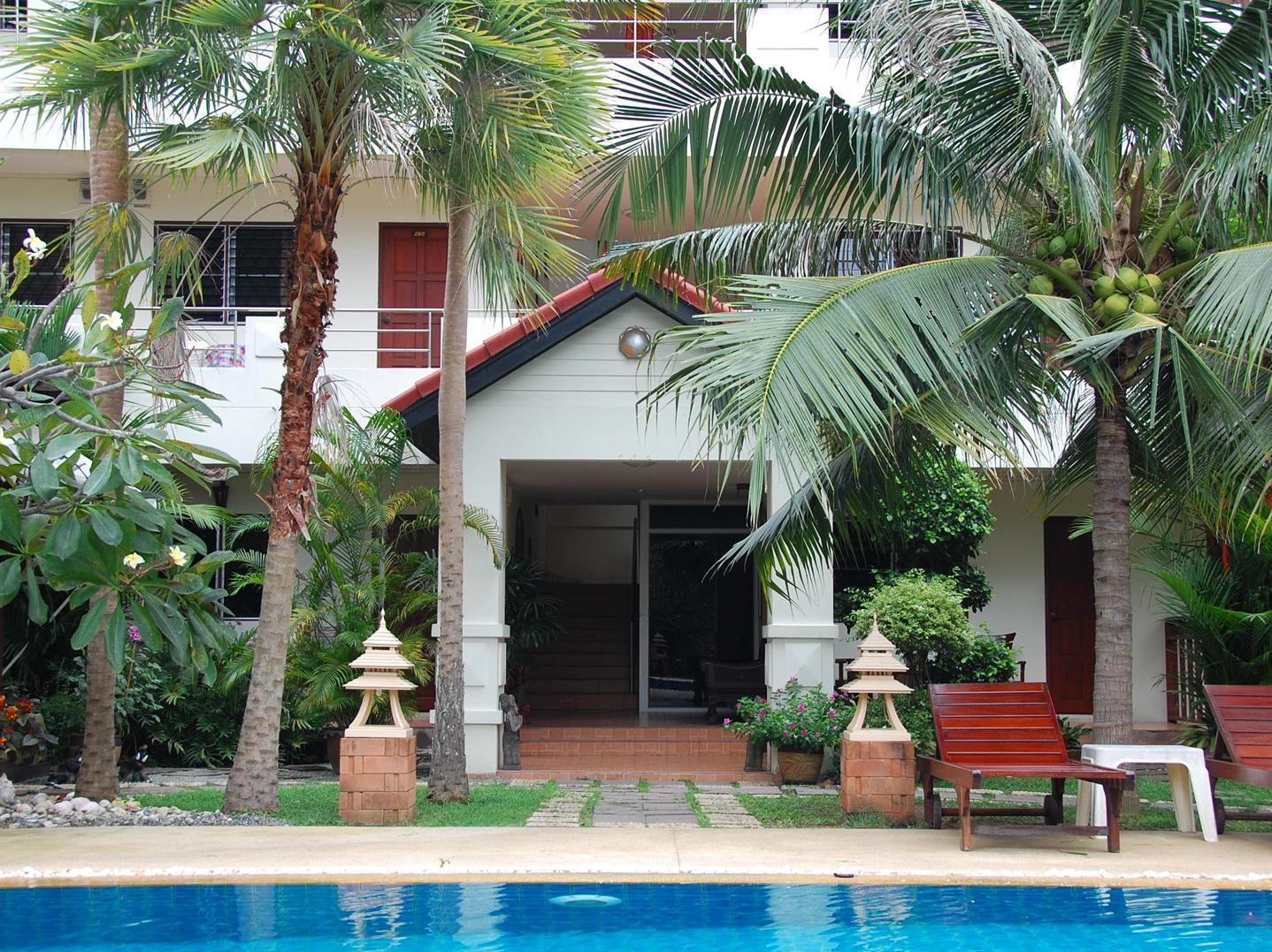 Sirikarn & Luxury 3*