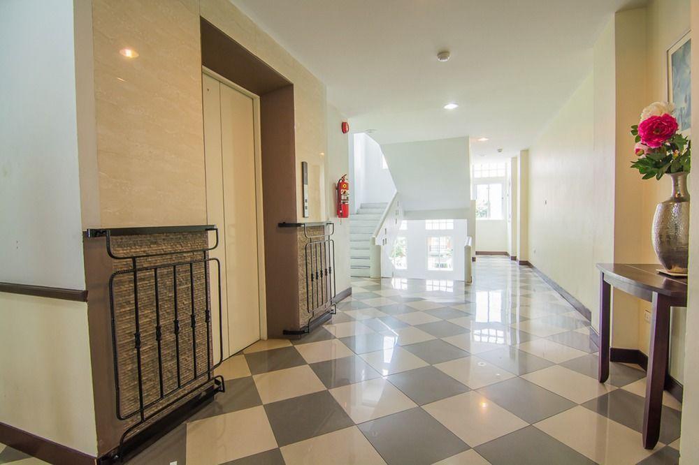 Sutus Court 3 Hotel
