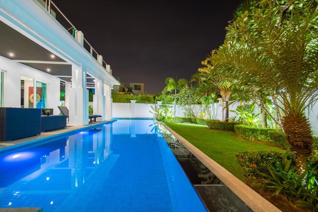 Hollywood Pool Jomtien Pattaya