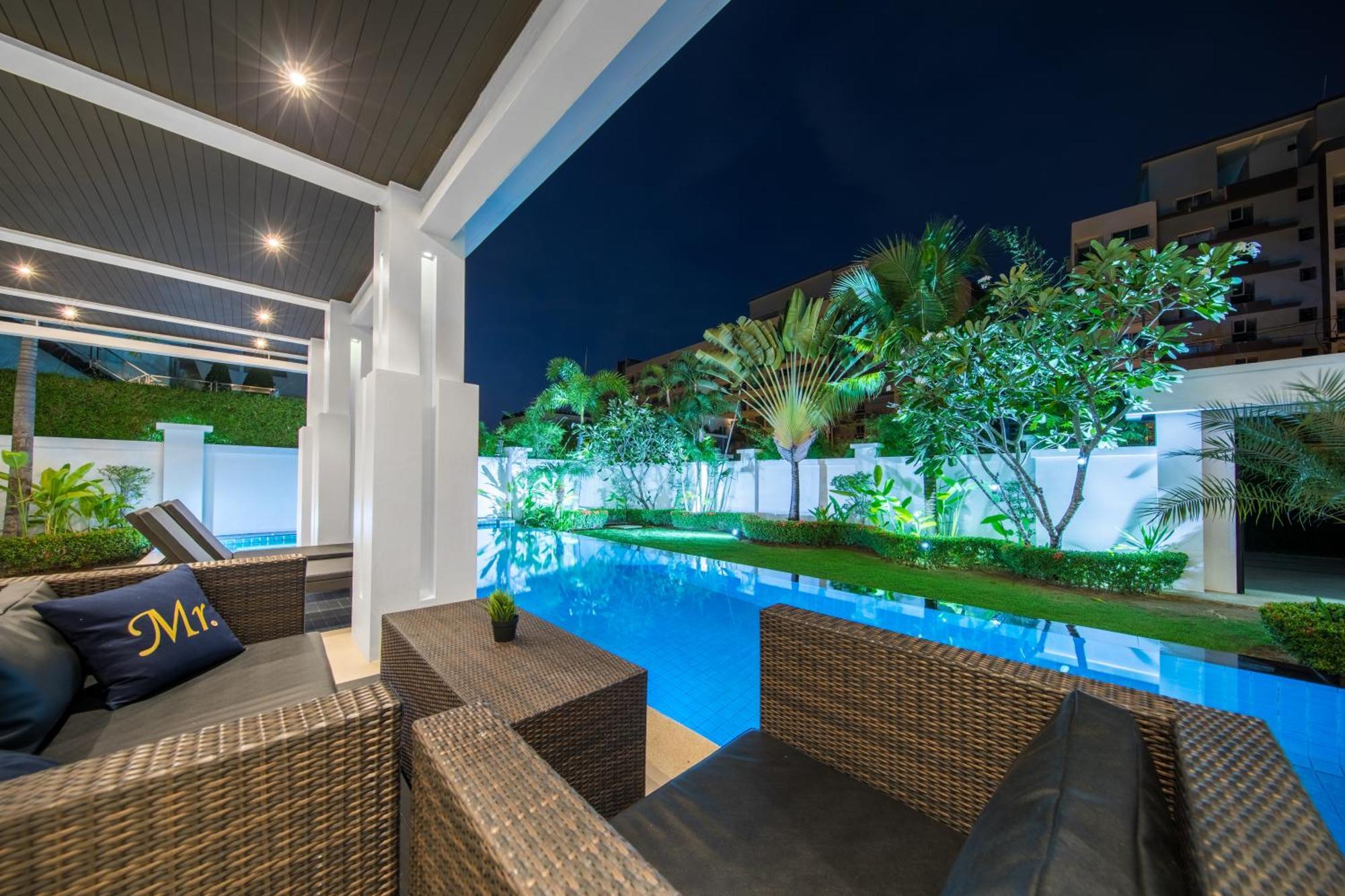 Hollywood Pool Jomtien