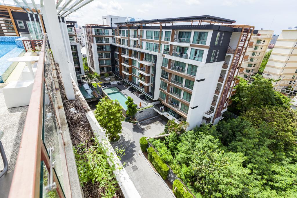 Urban Condominium Apartment *