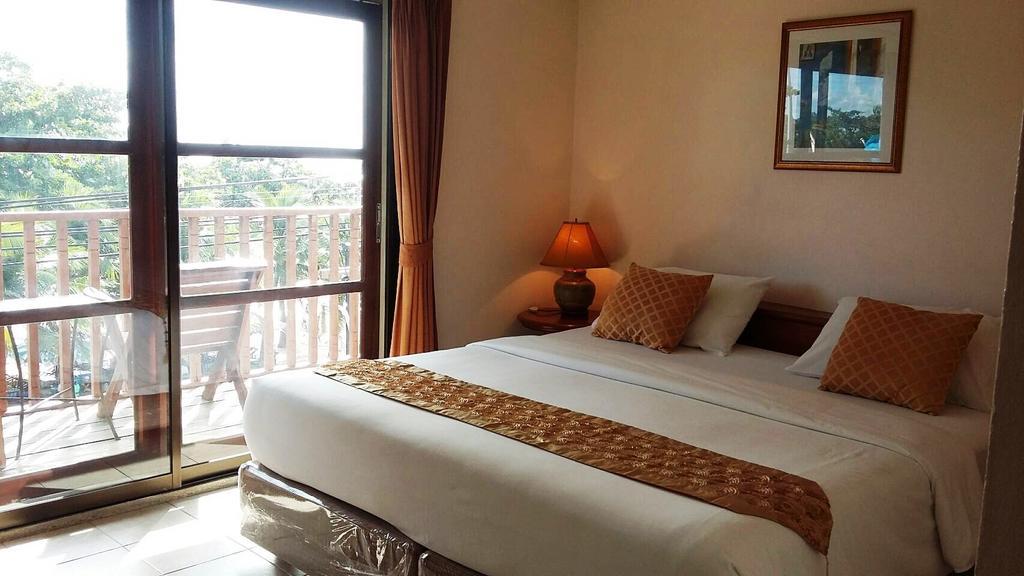 Hotel Jomtien Boathouse