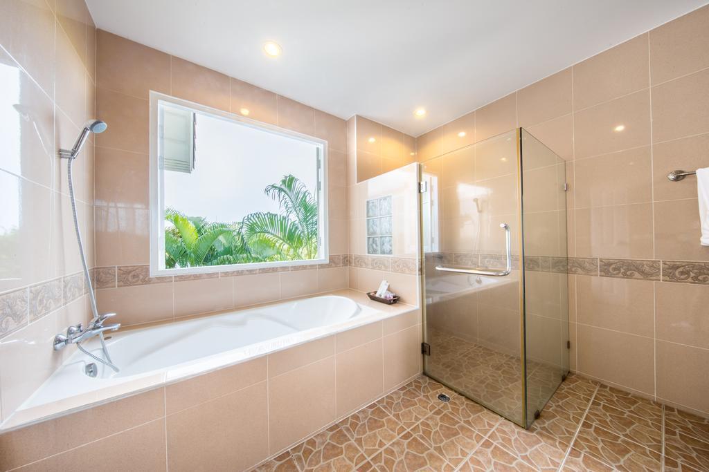 Villa Royal Beach pool villa pattaya *