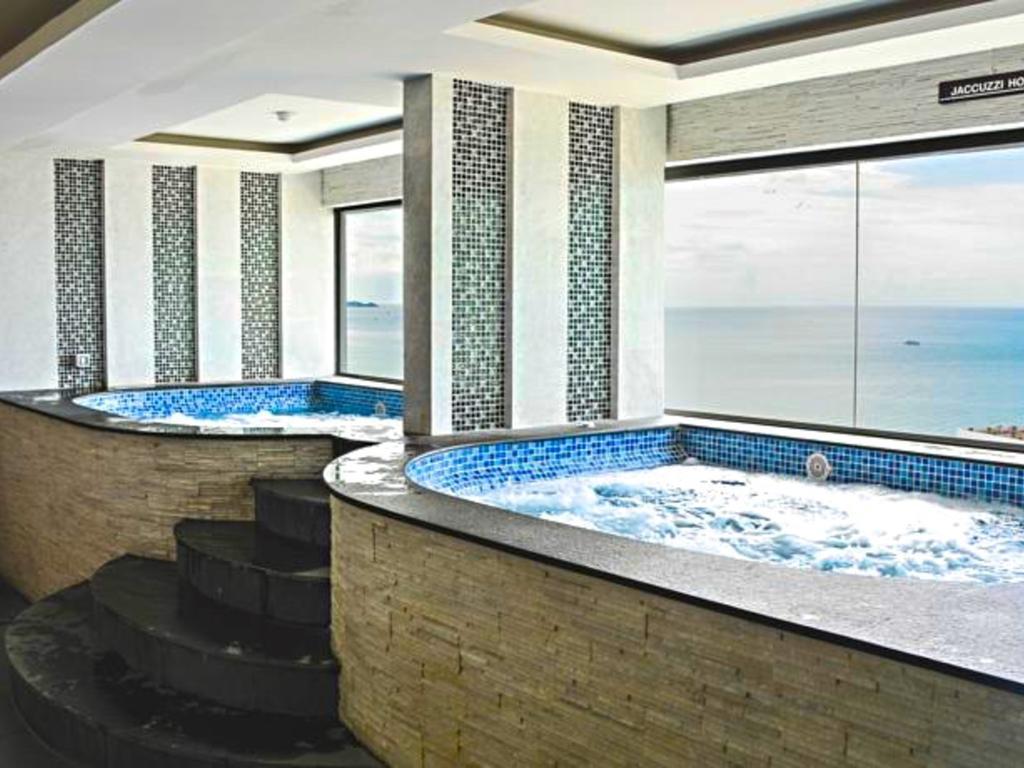 Sea View Luxury Apartamento *