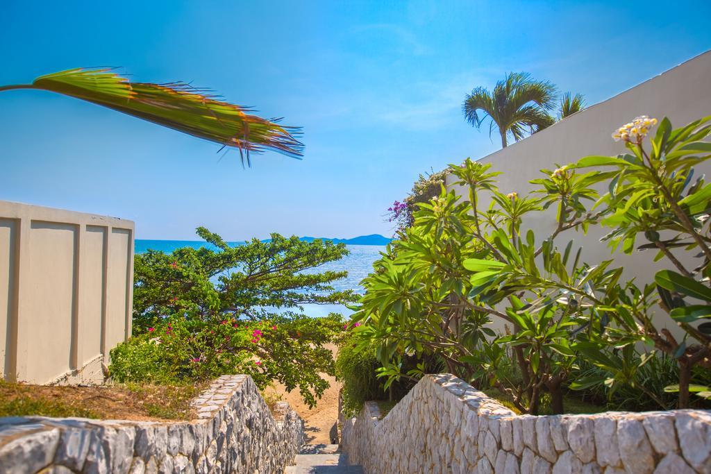 Private Beach Majestic Pool