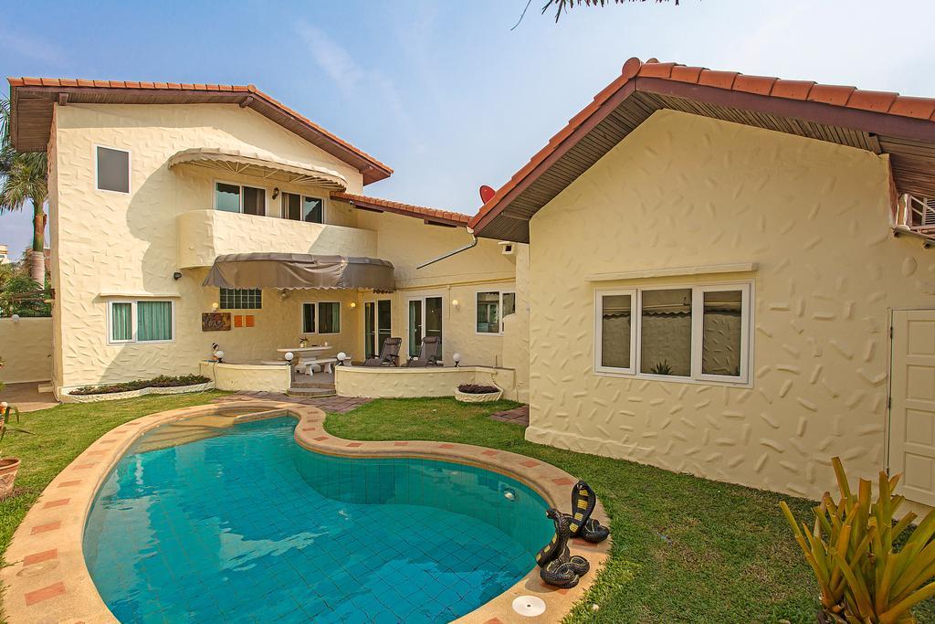 Nai Mueang Far With - 4 Bedroom Villa Pattaya