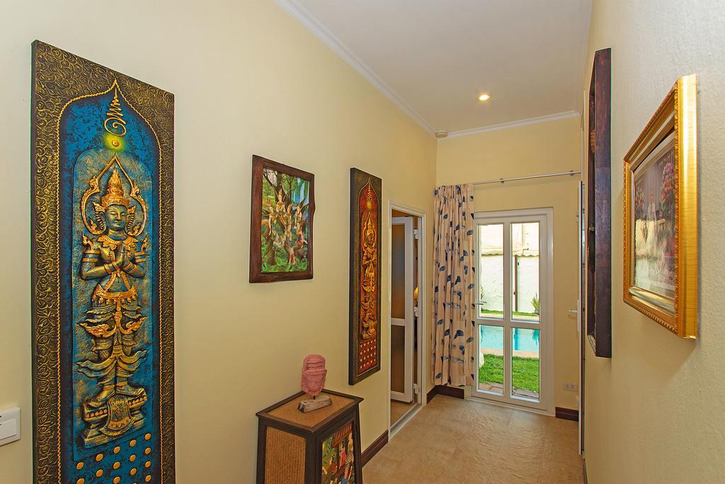 Villa Nai Mueang Far With - 4 Bedroom Pattaya