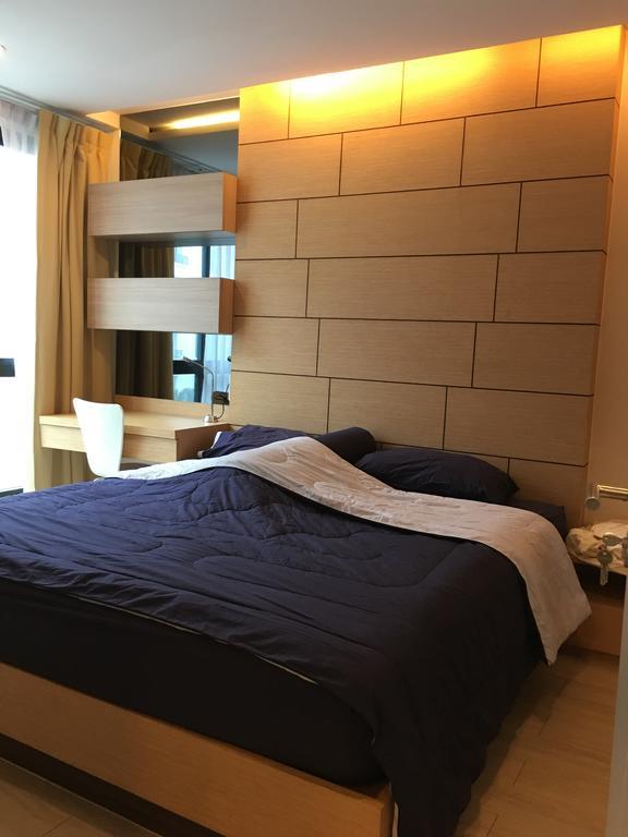 The Chezz By Apple & Frank Apartment