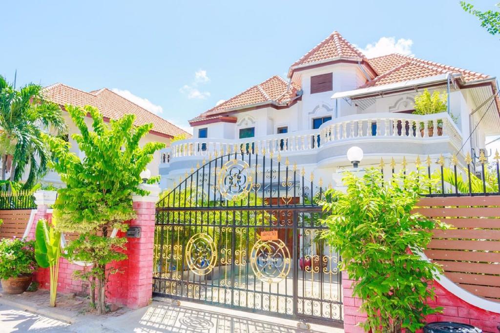 Villa Ratana - House Walking Street 7 Bedrooms