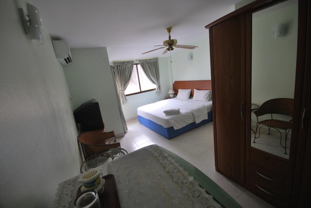 Kingfisher House & Bar 3* Pattaya
