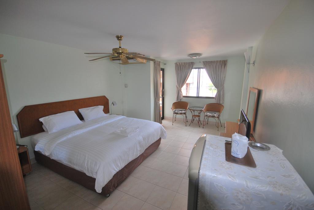 Kingfisher House & Bar 3* Pattaya