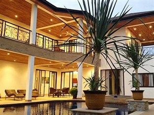 Phoenix Lakeside Pool Pattaya