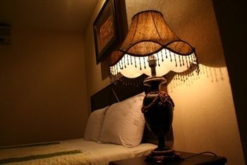 Katesiree House Inn *