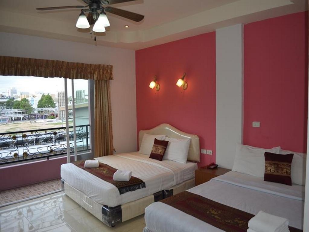 Arya Hotel