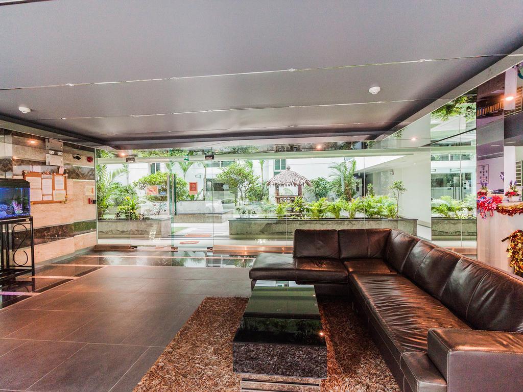 Hotel Laguna Bay 1 By Psr